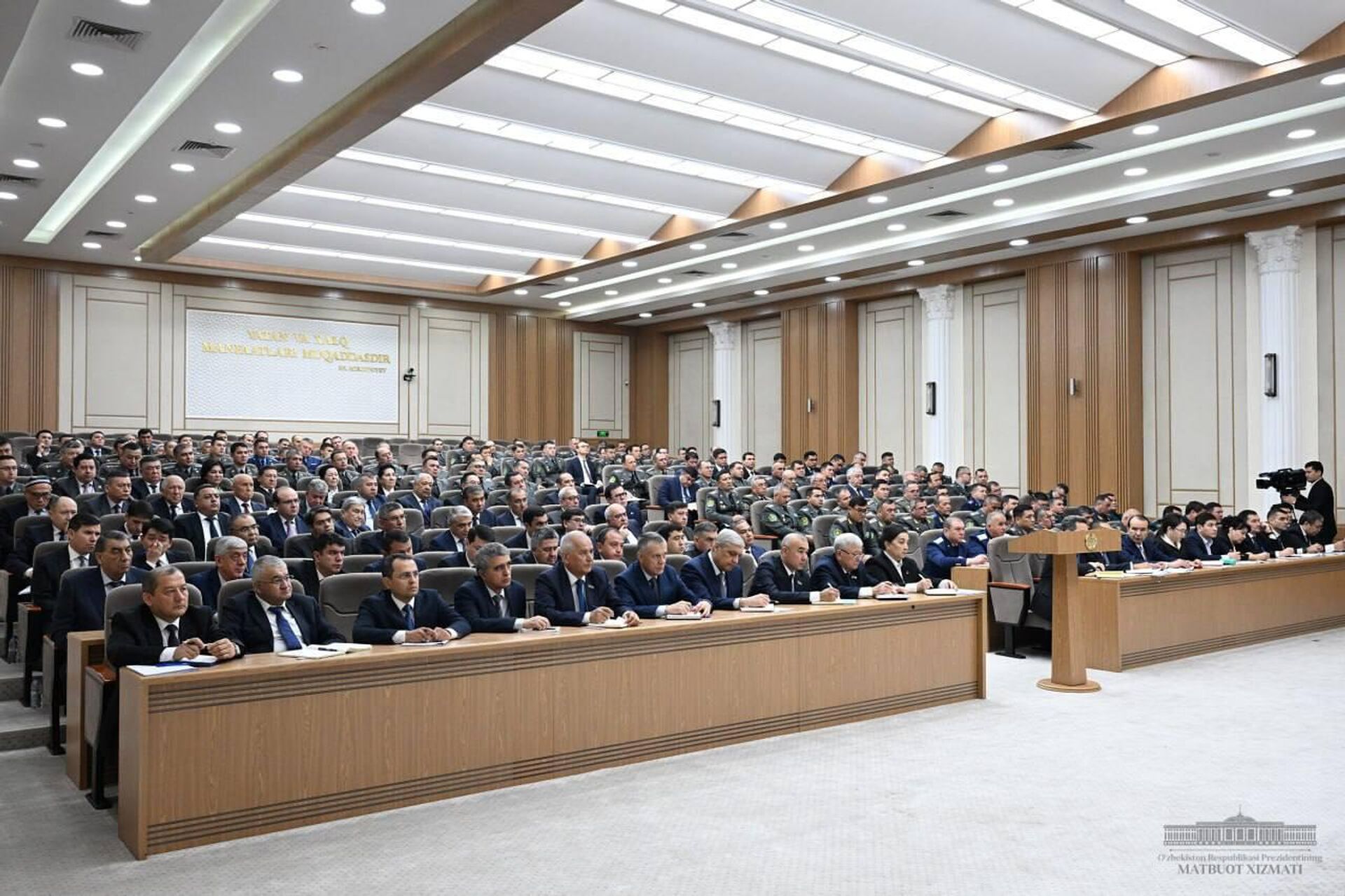 Президент Узбекистана провел расширенное заседание Совета безопасности - Sputnik Узбекистан, 1920, 13.01.2024
