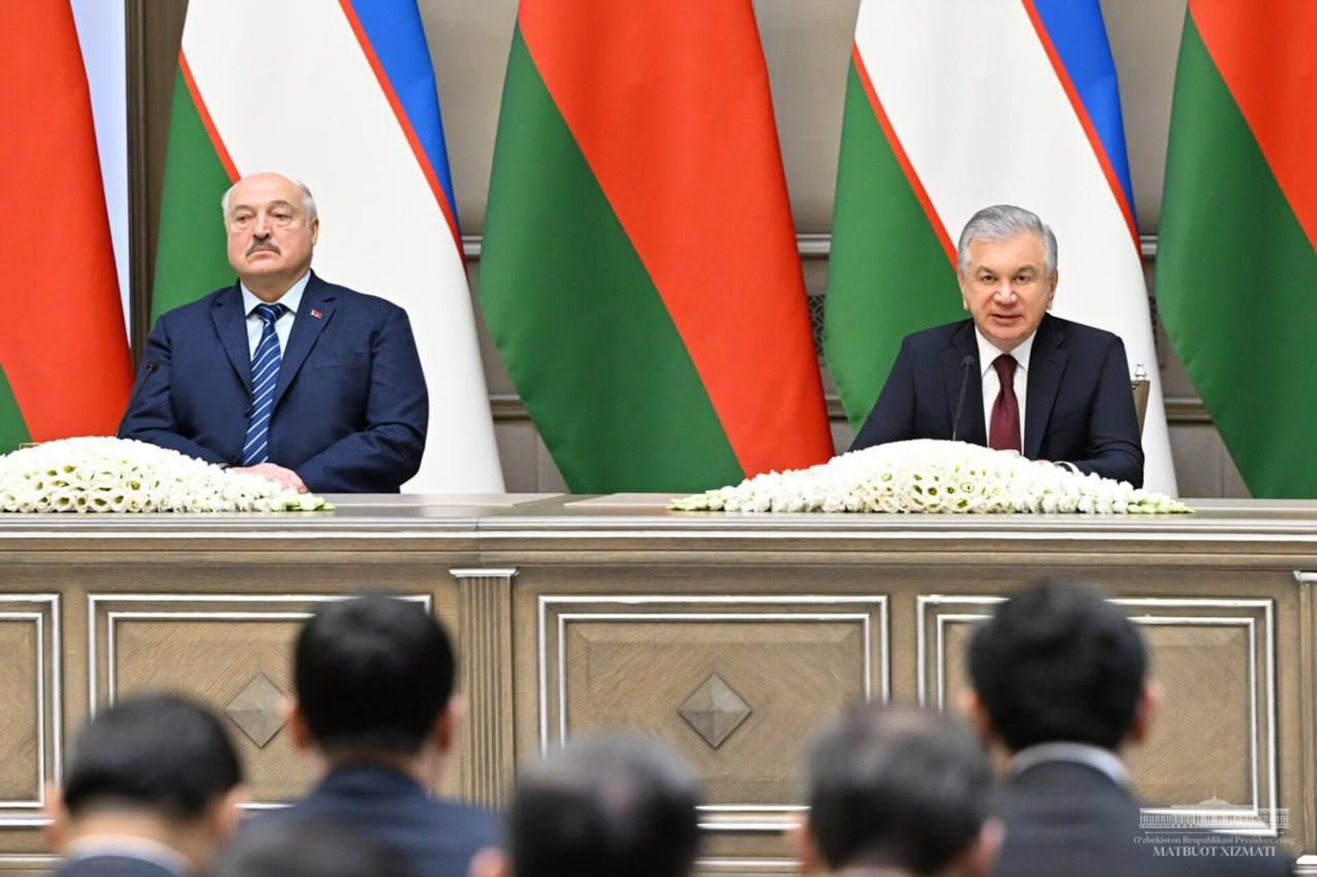 Шавкат Мирзиёев и Александр Лукашенко после переговоров выступили с заявлениями для прессы. - Sputnik Узбекистан, 1920, 09.02.2024