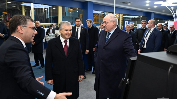 Александр Лукашенко и Шавкат Мирзиёев посетили Технопарк в городе Ташкенте. - Sputnik Узбекистан
