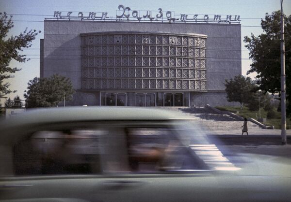 Здание Узбекского академического театра драмы им. Хамзы - Sputnik Узбекистан