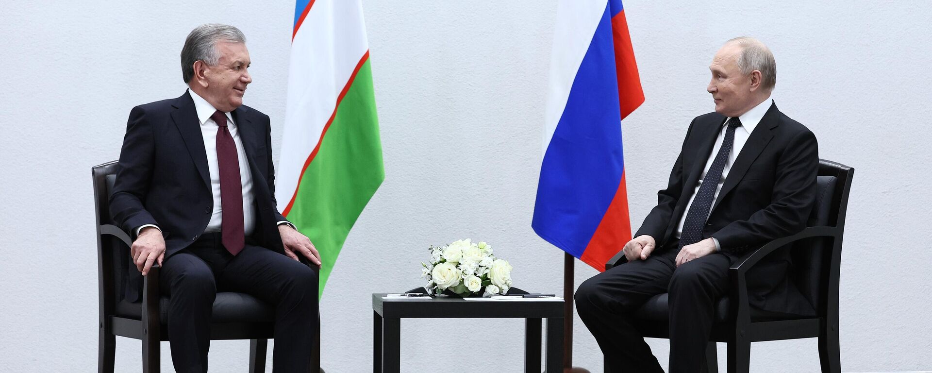 Президент РФ В. Путин встретился с президентом Узбекистана Шавкатом Мирзиеевым. - Sputnik Узбекистан, 1920, 24.07.2025