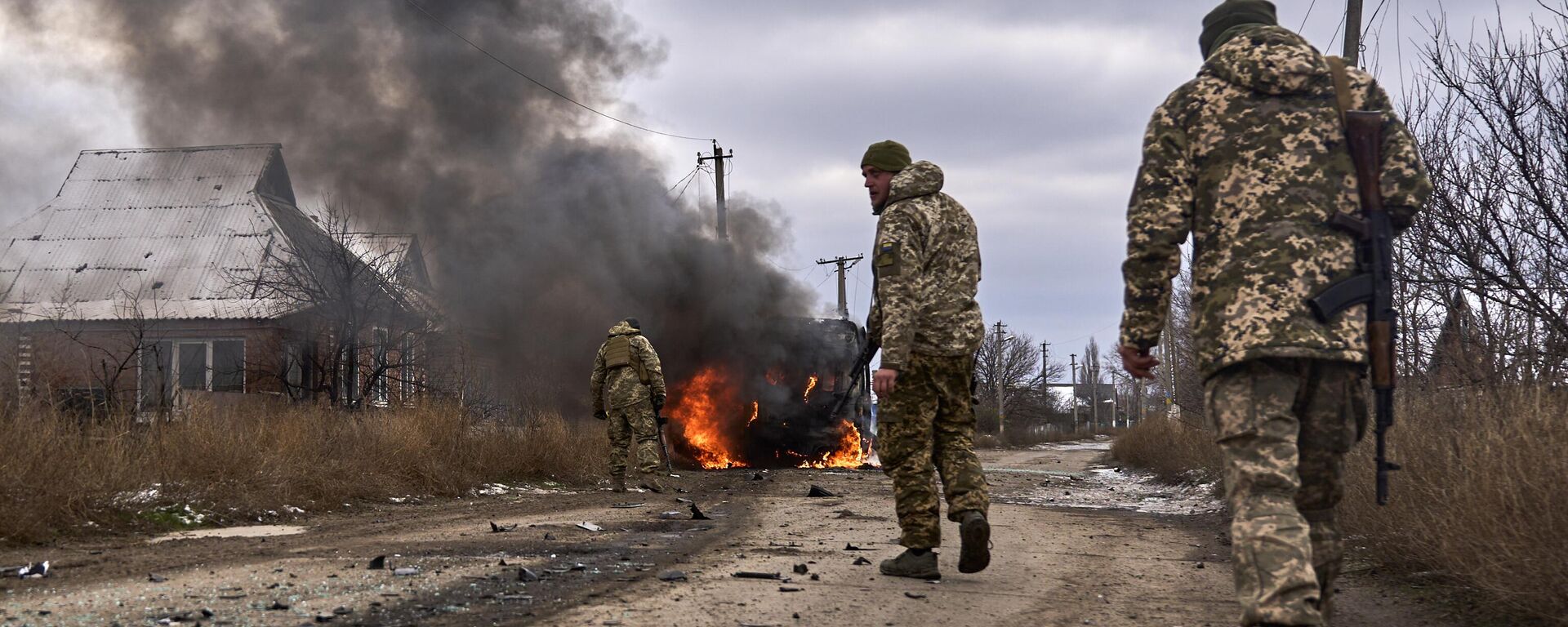 Украинские военнослужащие недалеко от Бахмута, Донецкая область, 23 ноября 2023 года. - Sputnik Ўзбекистон, 1920, 21.04.2024