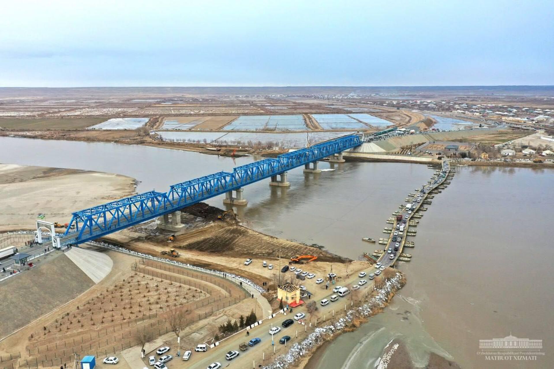 Мост через реку Амударья в Каракалпакстане. - Sputnik Узбекистан, 1920, 29.02.2024