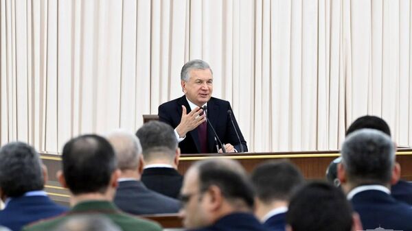 В Ургенче состоялось совещание с участием Шавката Мирзиёева, посвященное социально-экономическому развитию Хорезмской области  - Sputnik Узбекистан
