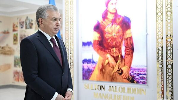 Шавкат Мирзиёев посетил военно-академический лицей имени Джалолиддина Мангуберды в городе Ургенче. - Sputnik Узбекистан