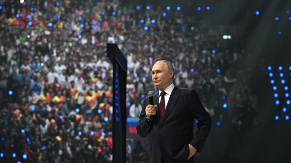 Putin Butunjahon yoshlar festivalining yopilish marosimida so‘zga chiqdi - Sputnik O‘zbekiston