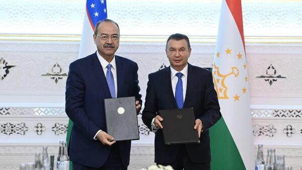 В Душанбе состоялось очередное заседание Межправительственной комиссии по торгово-экономическому сотрудничеству между Узбекистаном и Таджикистаном. - Sputnik Узбекистан