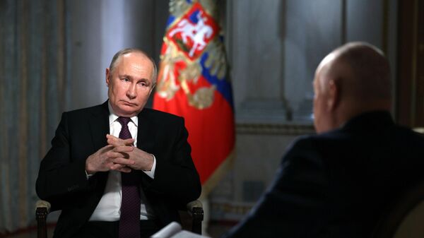 Vladimir Putinning Dmitriy Kiselovga bergan katta intervyusi — jonli efir - Sputnik O‘zbekiston