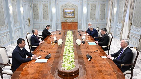 Шавкат Мирзиёев принял правительственную делегацию Казахстана во главе с премьер-министром Олжасом Бектеновым - Sputnik Узбекистан