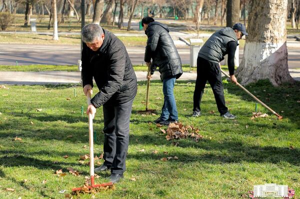 Сегодня, во всех регионах нашей страны проходит всенародный благотворительный хашар в целях подготовки к празднованию Навруза, а также благоустройства.  - Sputnik Ўзбекистон