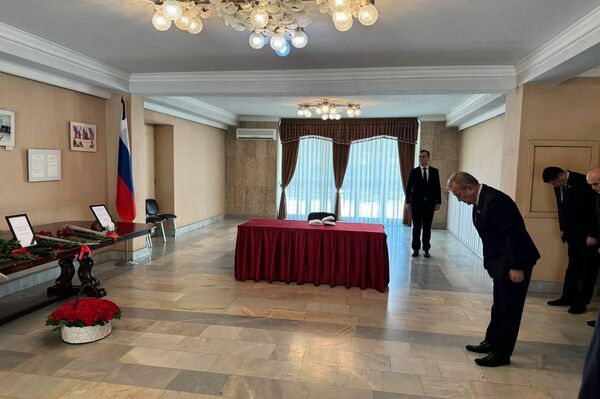 Политики Узбекистана выражают соболезнования народу России в связи с терактом в Крокусе  - Sputnik Узбекистан