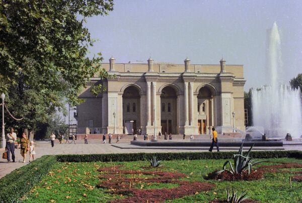 Театр оперы и балета имени Алишера Навои в Ташкенте. 1973 год - Sputnik Узбекистан