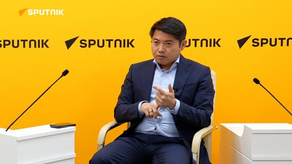 Стандартные подходы к обучению не работают – руководитель школы управления СКОЛКОВО - Sputnik Узбекистан