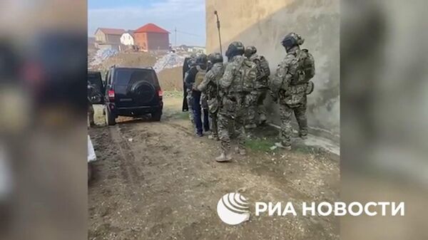 Zaderjanie podozrevayemix, planirovavshix terakti v Dagestane. Kadri FSB RF - Sputnik O‘zbekiston