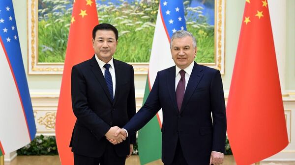 Шавкат Мирзиёев принял делегацию КНР во главе с министром общественной безопасности Ваном Сяохуном - Sputnik Узбекистан
