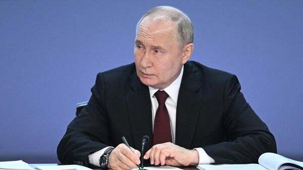 Президент Владимир Путин принял участие в ежегодном расширенном заседании коллегии МВД - Sputnik Ўзбекистон
