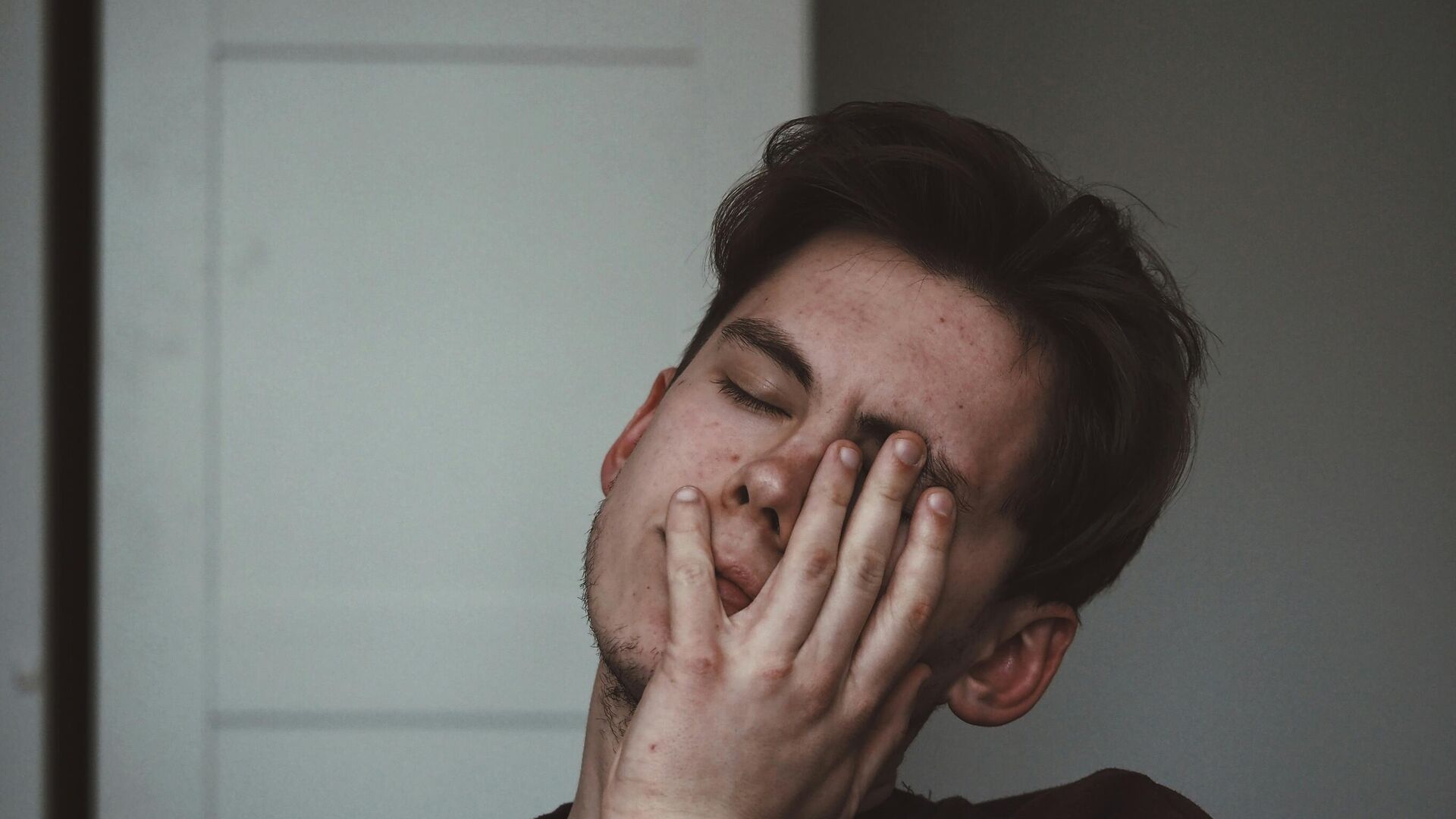 Уставшие глаза. Иллюстративное фото - Sputnik Узбекистан, 1920, 05.04.2024