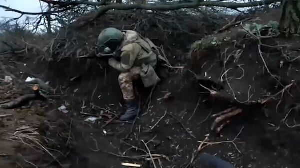 Видео подвига рядового Родимира Максимова, уничтожившего 27 украинских боевиков - Sputnik Ўзбекистон