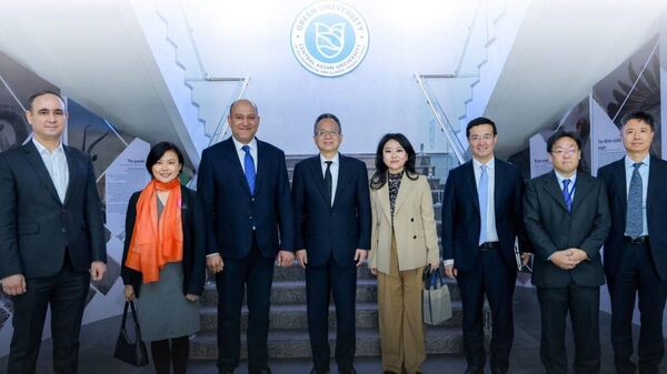 Вице-президент Азиатского банка развития посетил Green University - Sputnik Ўзбекистон