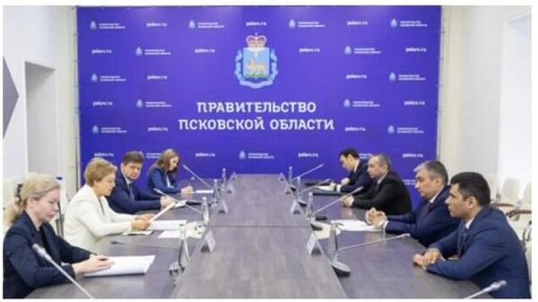 Представители Посольства Узбекистана и Генконсульства в Санкт-Петербурге посетили Псковскую область России - Sputnik Узбекистан