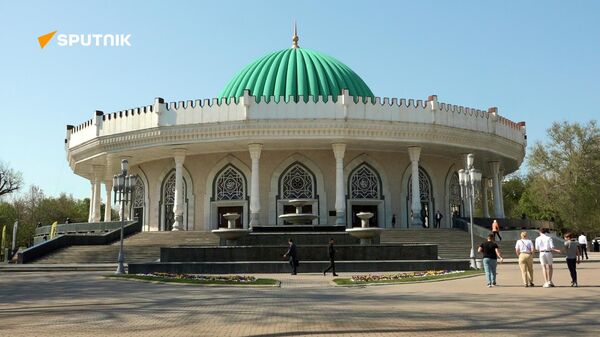 Самые редкие музейные экспонаты музея истории Темуридов - Sputnik Узбекистан