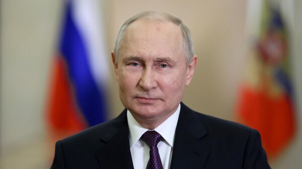 Prezident RF V. Putin pozdravil uchiteley s ix professionalnim prazdnikom - Sputnik O‘zbekiston