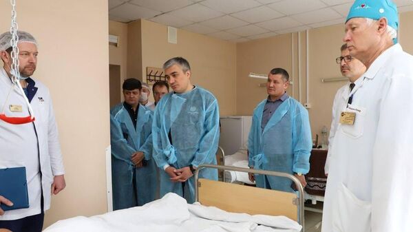 Посол Б.Асадов посетил граждан Узбекистана пострадавших в Самарской области - Sputnik Ўзбекистон