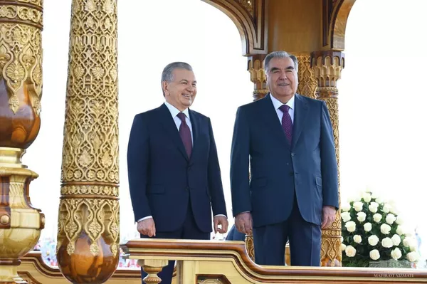Президент Республики Узбекистан прибыл в Душанбе