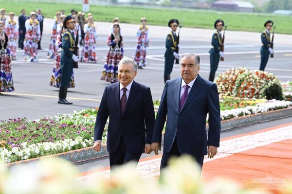 Президент Республики Узбекистан прибыл в Душанбе - Sputnik Ўзбекистон