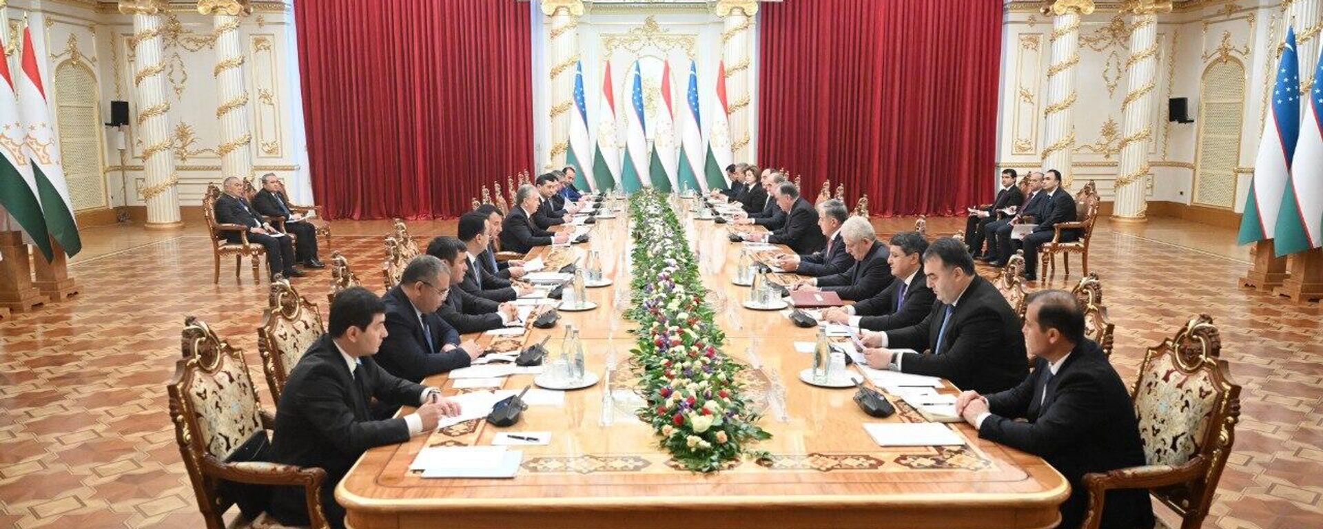 Переговоры президентов Таджикистана и Узбекистана в расширенном составе - Sputnik Узбекистан, 1920, 18.04.2024