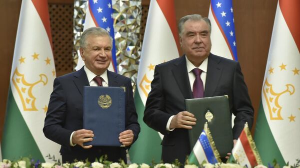 Подписание двусторонних соглашений между Таджикистаном и Узбекистаном - Sputnik Узбекистан