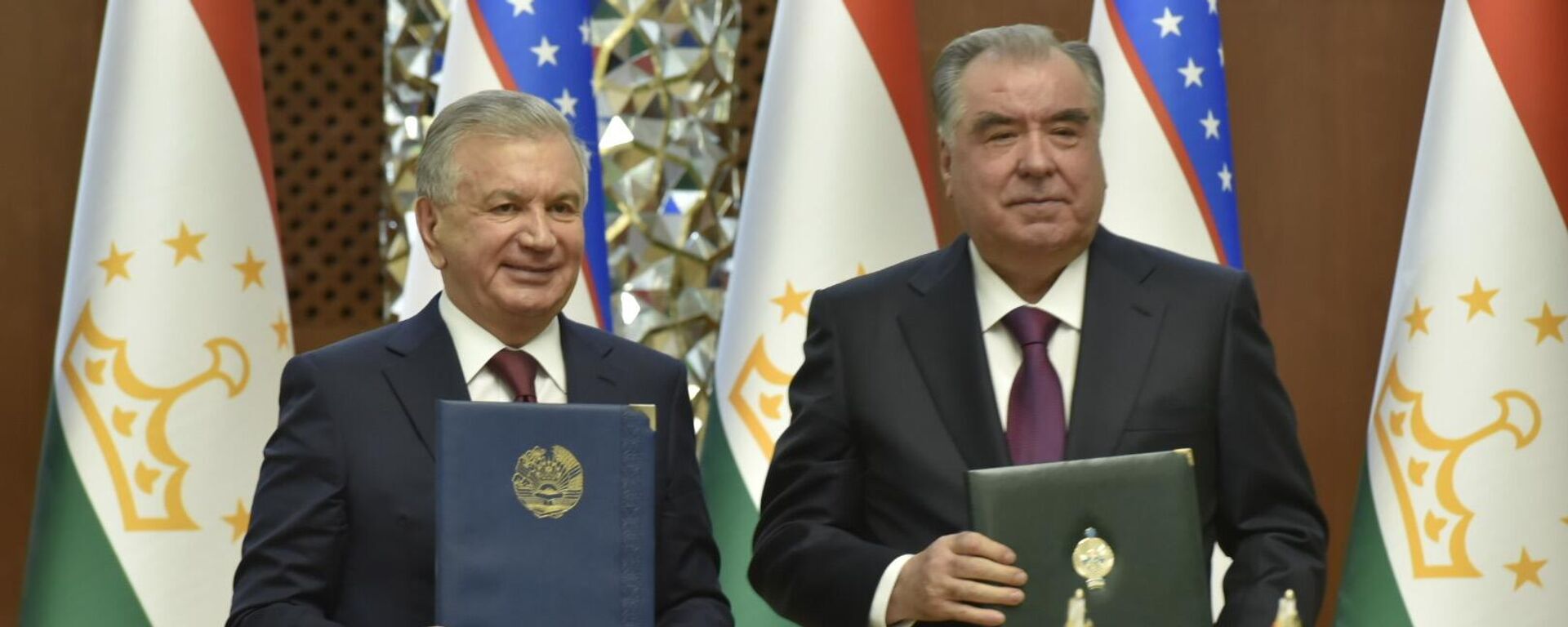 Подписание двусторонних соглашений между Таджикистаном и Узбекистаном - Sputnik Узбекистан, 1920, 18.04.2024