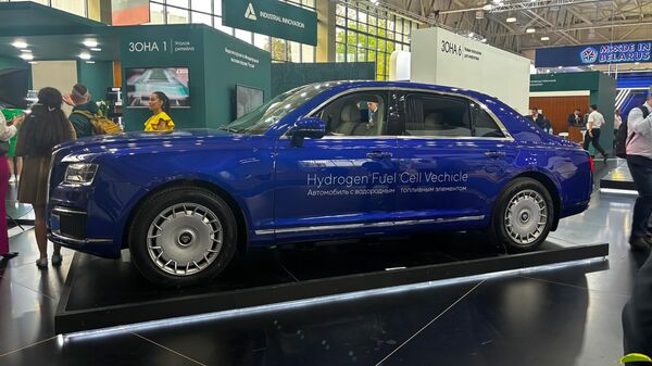 Россия представила на Иннопроме первый в мире водородный автомобиль класса люкс
 - Sputnik Узбекистан