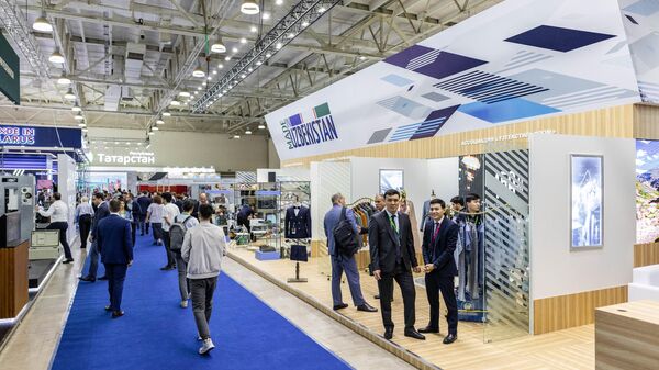 На международной промышленной выставке Иннопром-2024 в Ташкенте. - Sputnik Узбекистан