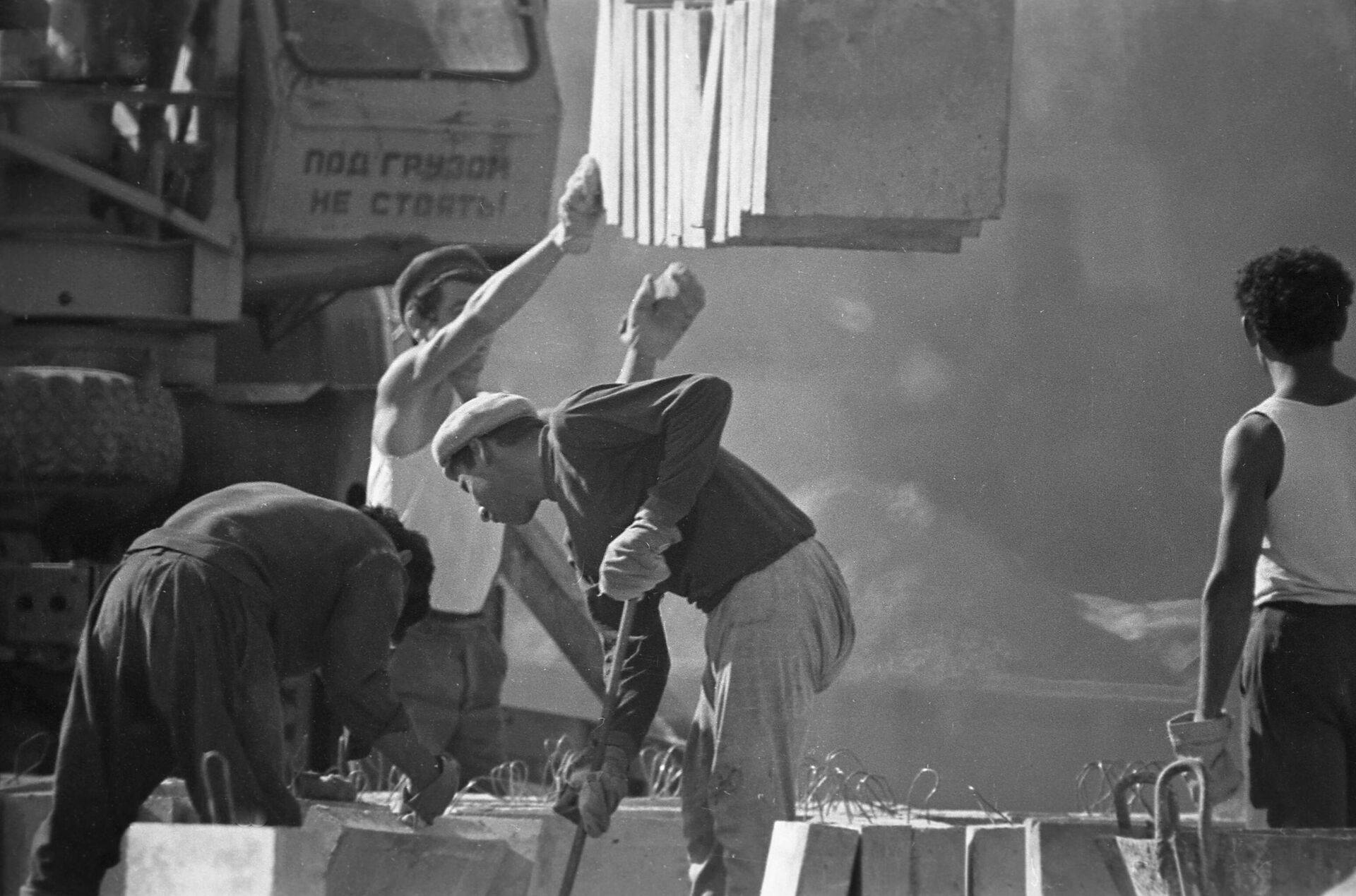 Узбекская ССР. Город Ташкент восстанавливается после сильнейшего землетрясения 1966 года. - Sputnik Узбекистан, 1920, 26.04.2026