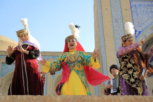 В Хиве стартовал фестиваль Лазги  - Sputnik Узбекистан