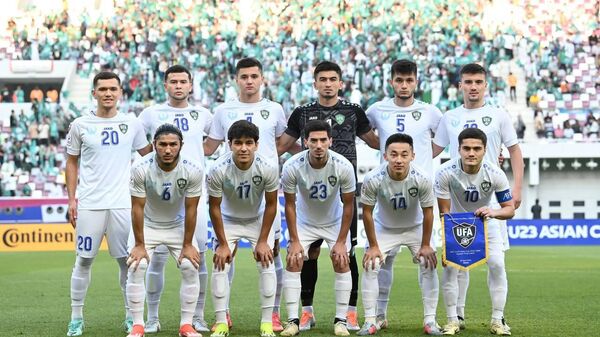 Футболисты Узбекистана завоевали серебро на Кубке Азии в Катаре   - Sputnik Узбекистан