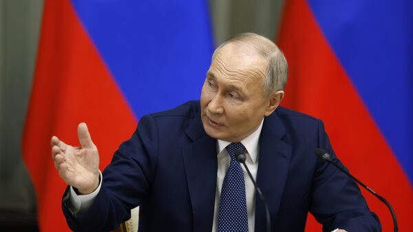 Президент Владимир Путин провел встречу с членами правительства - Sputnik Узбекистан