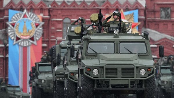Бронеавтомобиль Тигр-М на военном параде на Красной площади - Sputnik Ўзбекистон
