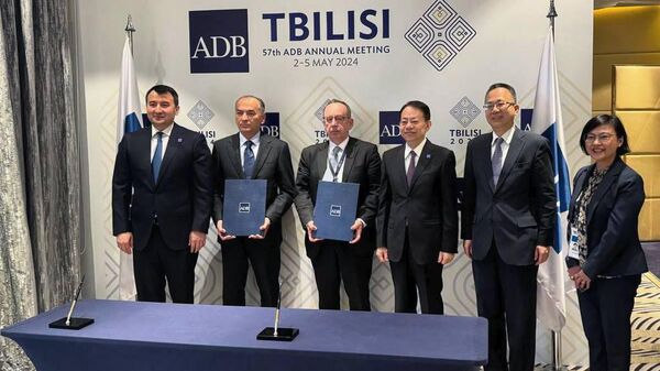 4-5 мая в г.Тбилиси состоялось 57-е Ежегодное заседание Совета Управляющих Азиатского Банка развития. - Sputnik Ўзбекистон