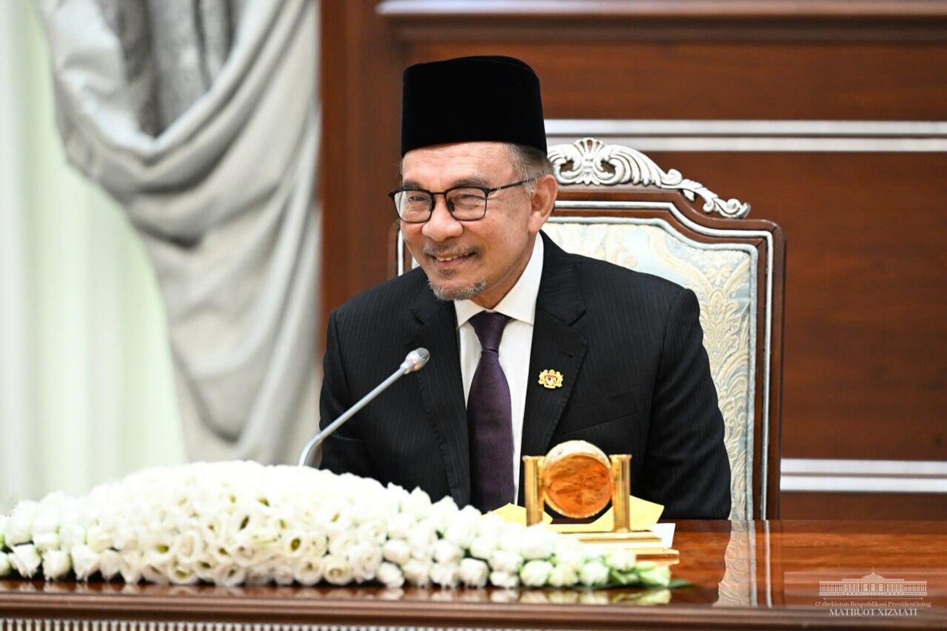 Шавкат Мирзиёев и премьер-министр Малайзии Анвар Ибрагим провели переговоры  - Sputnik Узбекистан, 1920, 18.05.2024