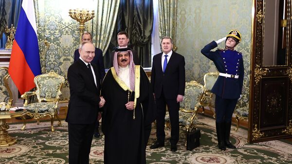 Президент Владимир Путин встретился с королем Бахрейна Хамадом Бен Исой Аль Халифой - Sputnik Узбекистан