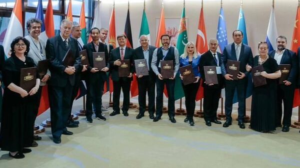 В Чолпон-Ате подписали меморандум о сотрудничестве по итогам международного форума ректоров высших музыкальных учебных заведений - Sputnik Узбекистан