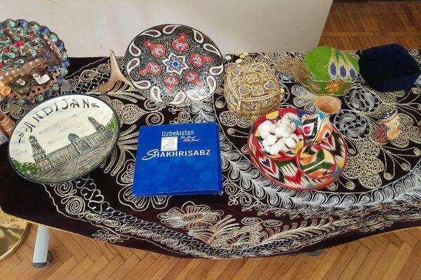 Dni kulturi Uzbekistana v Moskovskom gosudarstvennom lingvisticheskom universitete - Sputnik O‘zbekiston