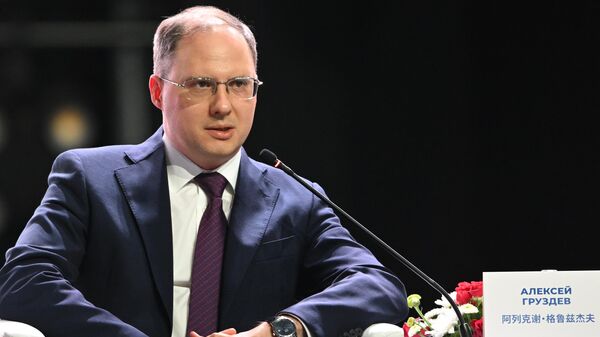 Заместитель министра промышленности и торговли РФ Алексей Груздев  - Sputnik Узбекистан