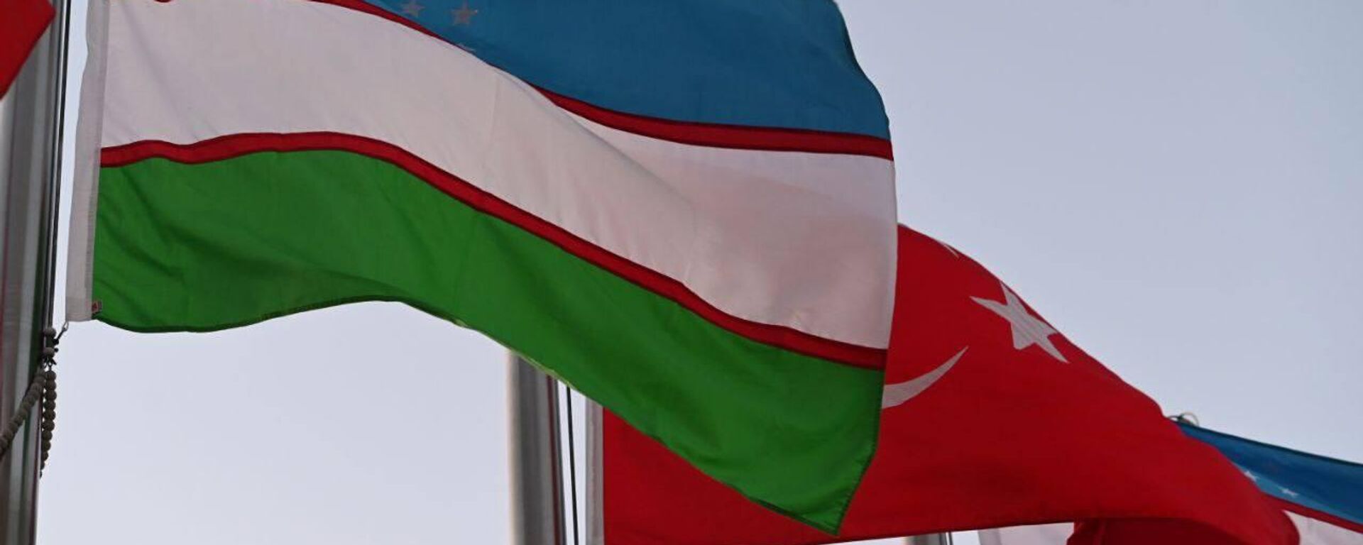 Шавкат Мирзиёев вместе с супругой прибыл с официальным визитом в Турцию. - Sputnik Ўзбекистон, 1920, 29.01.2025