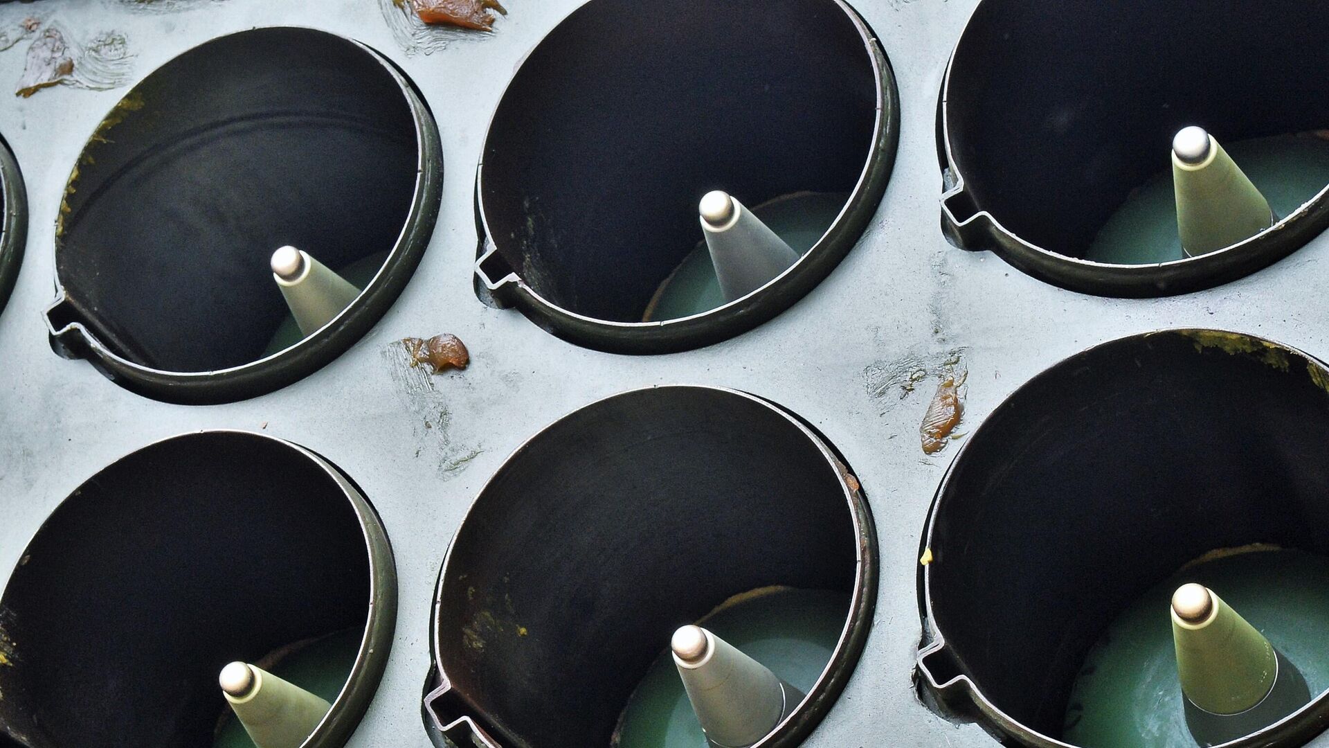 Работа тяжелой огнеметной системы, архивное фото - Sputnik Узбекистан, 1920, 06.06.2024