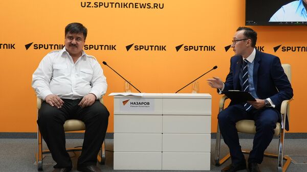 Трудовым мигрантам, выезжающим в Россию, не хватает информации - Sputnik Узбекистан