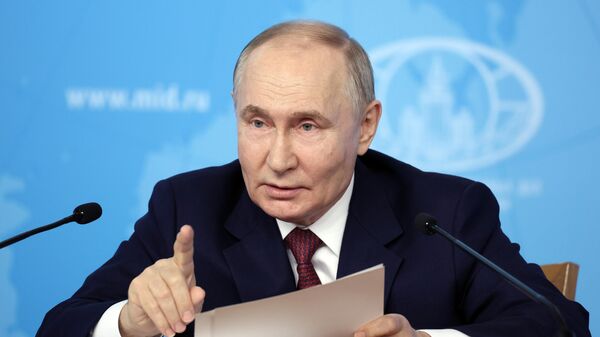 Prezident Vladimir Putin vstretilsya s rukovodstvom MID RF - Sputnik O‘zbekiston