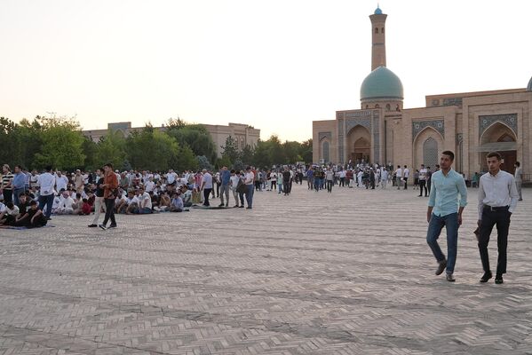 V Tashkente proshel prazdnichniy namaz - Sputnik O‘zbekiston